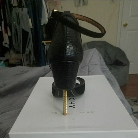 Givenchy Black Matilda Noir bundle & save - Picture 3 of 8